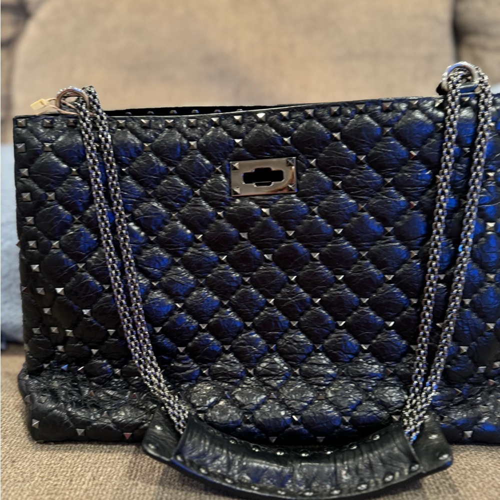 🔥🔥Valentino Garavani Rockstud Spike Shouler Bag🔥🔥